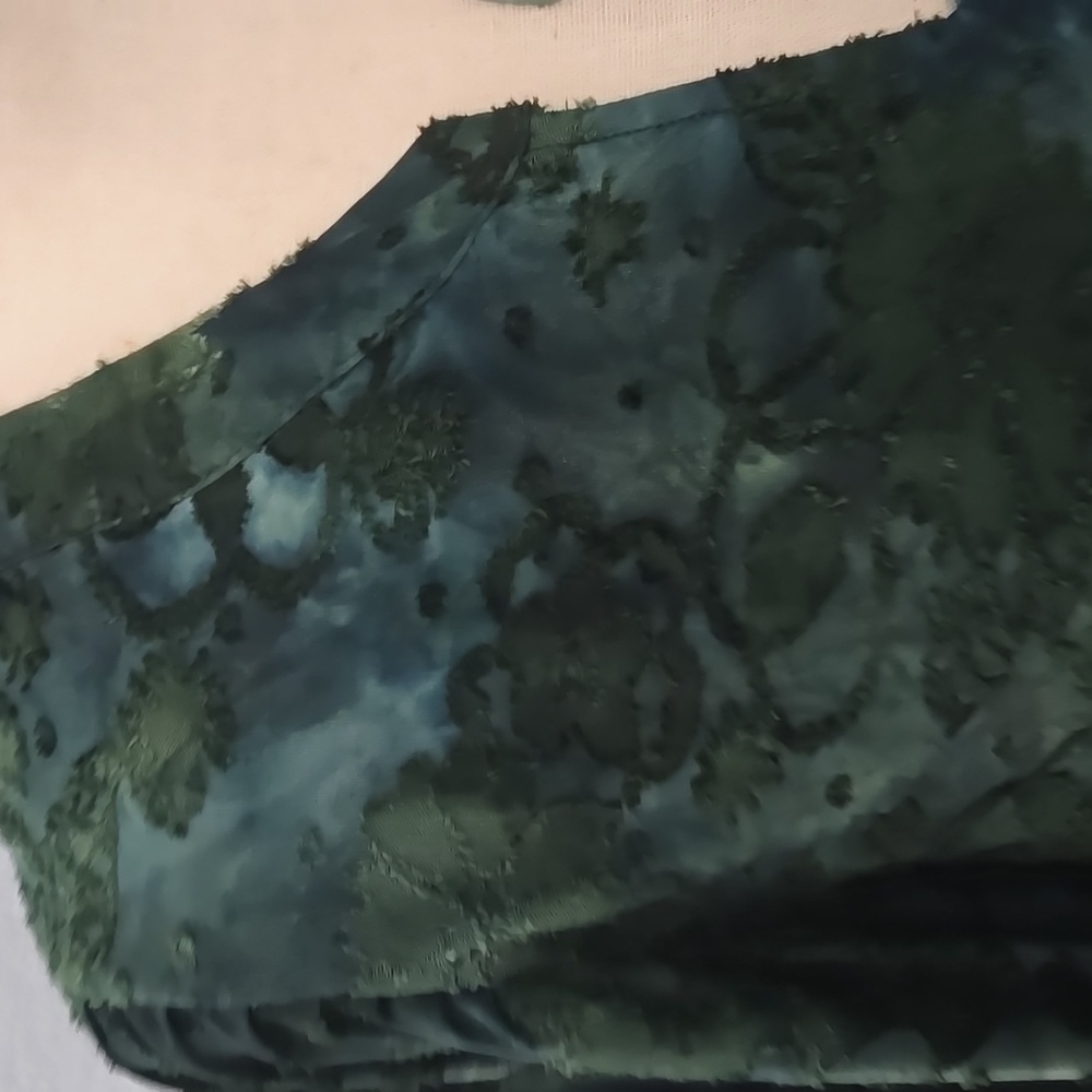 CALESSA Velvet Burnout Tie-Dye Split V-Neck Wrist Length Sleeve Tunic SZ LARGE - Picture 5 of 13